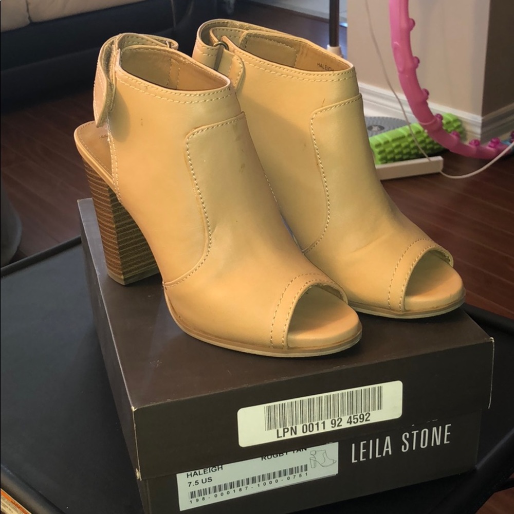 Beige shoes , heels